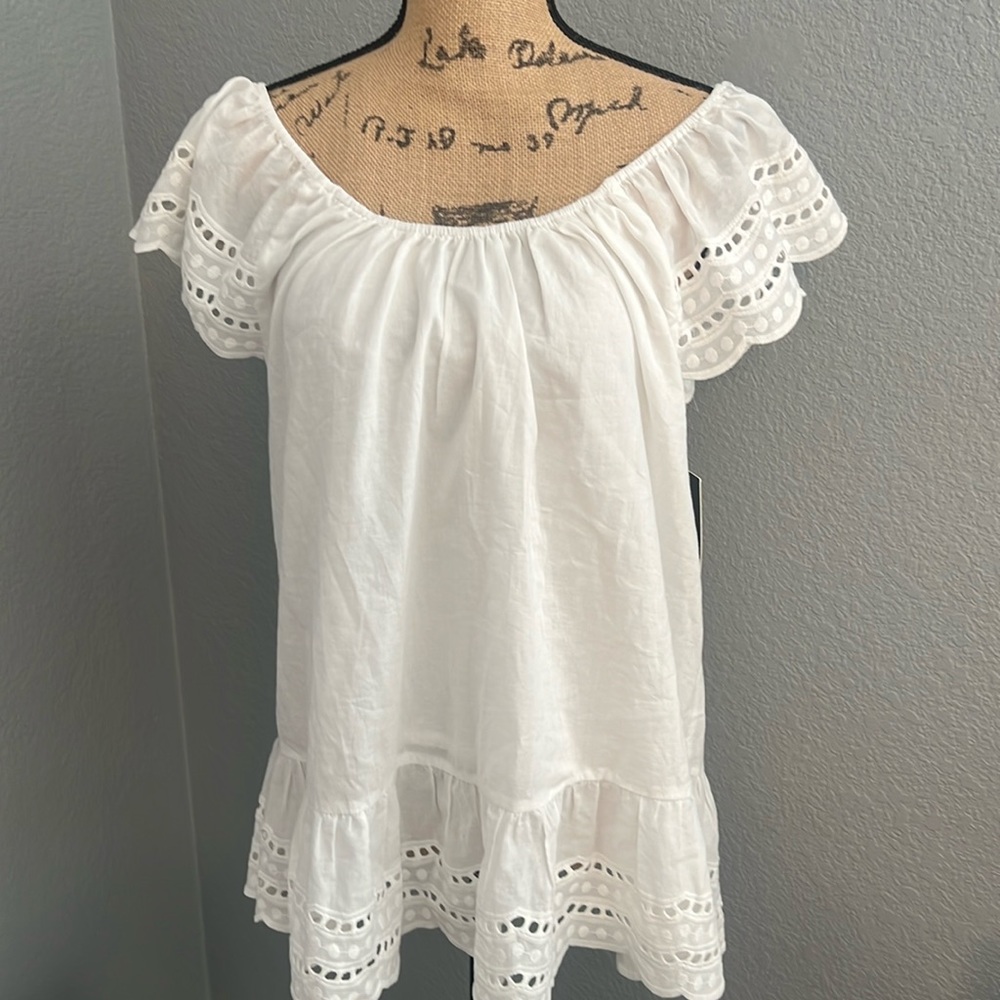 NWT Koko and Mason white, lined top top with eyelet detail in size large